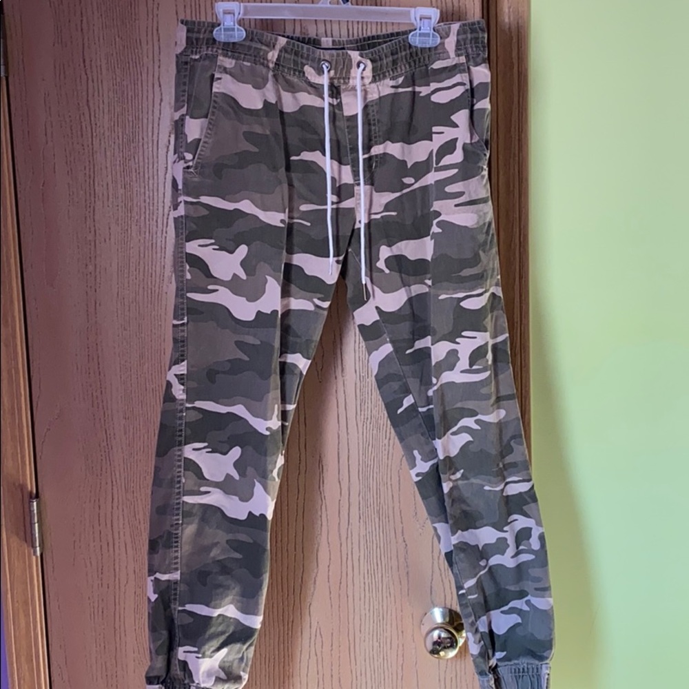 Forever21 Camo Cargo Pants